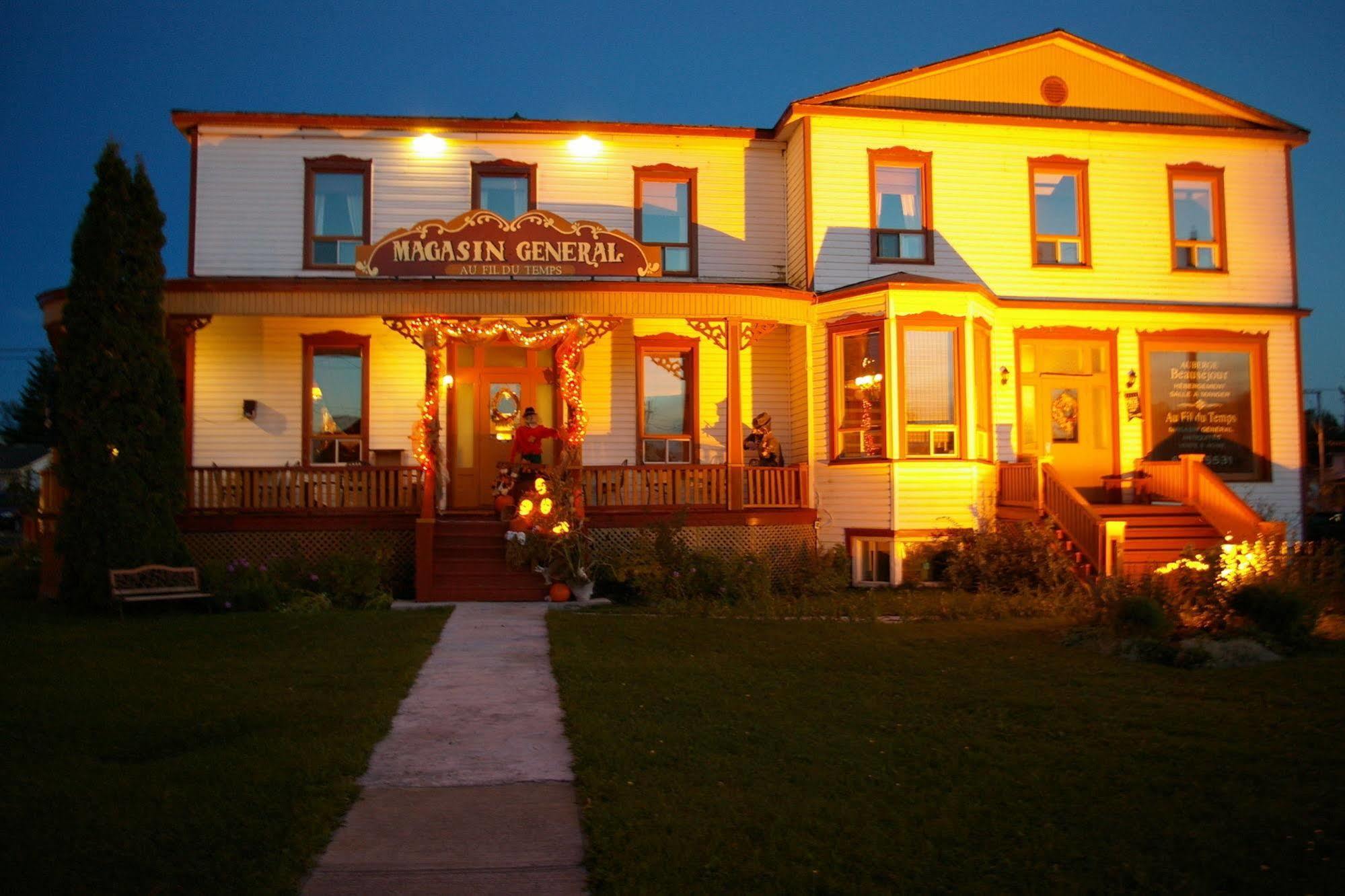 Auberge Beausejour Amqui Buitenkant foto